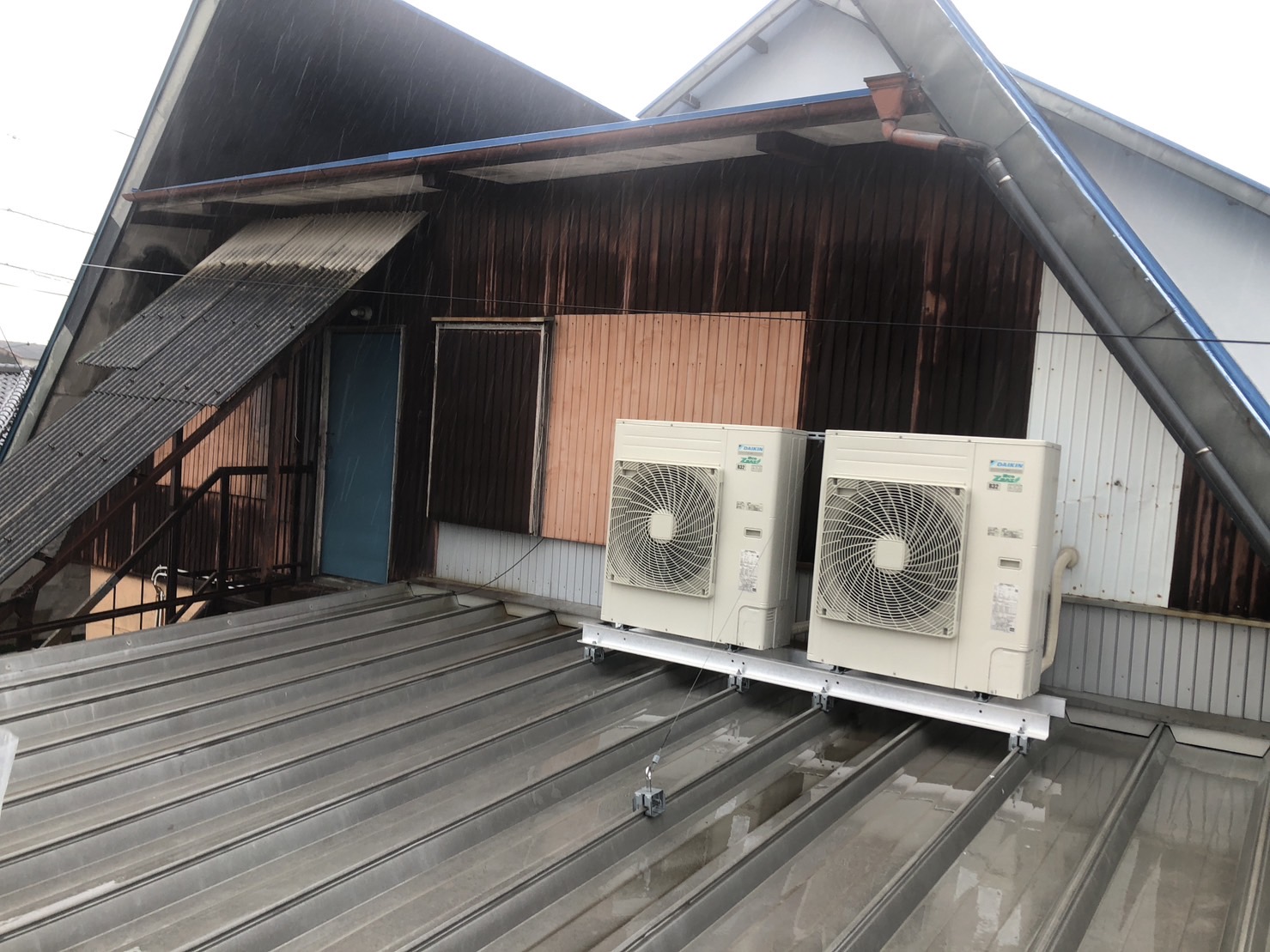 佐賀県佐賀市 窯業サイディング【ラジカル4回塗り】金属屋根【ラジカル3回塗り】面積【外壁146㎡屋根128㎡】