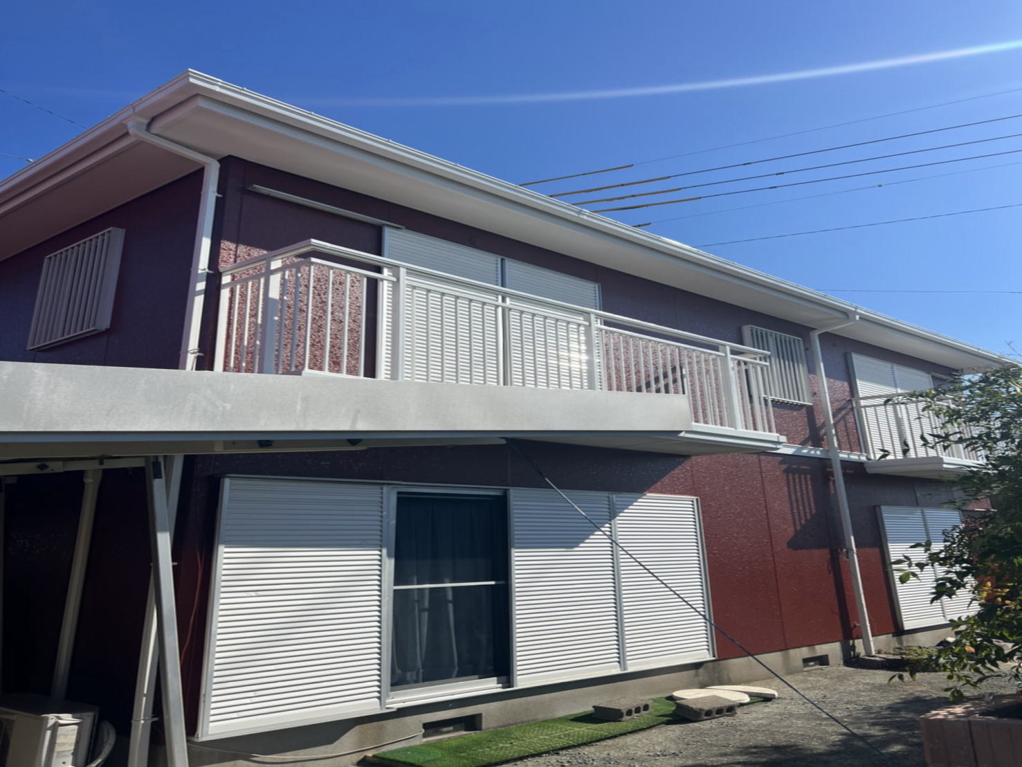 佐賀県佐賀市 集合住宅  モルタル壁【ラジカル3回塗り】金属屋根【ラジカル3回塗り】面積【外壁284㎡屋根204㎡】